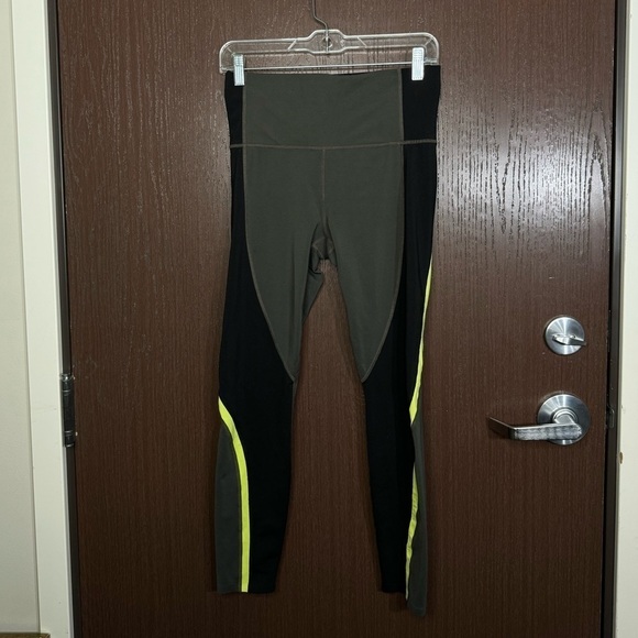 Athleta Spar Colorblock 7/8 Tight - Picture 5 of 8